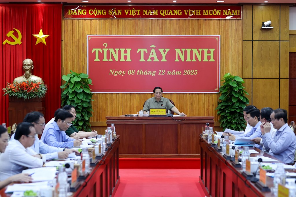 Thủ tướng Phạm Minh Chính làm việc với tỉnh Tây Ninh về tình hình phát triển kinh tế - xã hội, bảo đảm quốc phòng, an ninh năm 2025, phương hướng, nhiệm vụ, giải pháp thời gian tới - Ảnh: VGP/Nhật Bắc