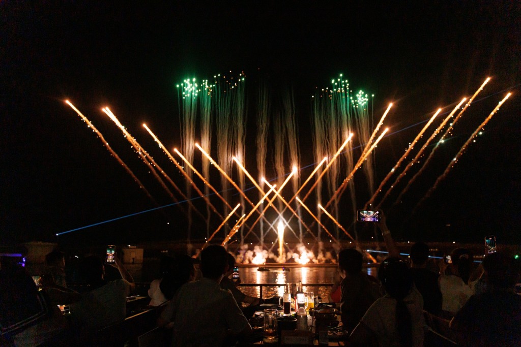 Phú Quốc chào đón các vị khách quý bằng các show diễn nghệ thuật giàu cảm xúc. Ảnh: Ánh Dương Phú Quốc chào đón các vị khách quý bằng các show diễn nghệ thuật giàu cảm xúc. Ảnh: Ánh Dương