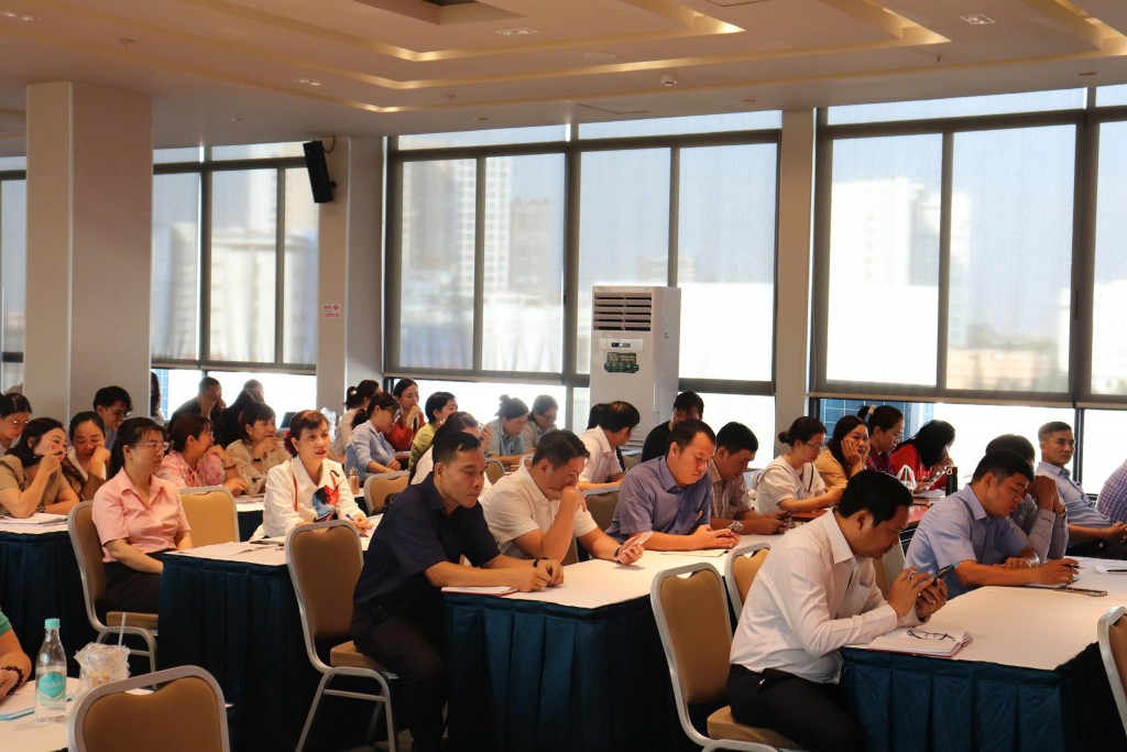 Khóa bồi dưỡng thu hút sự tham gia của đông đảo học viên là cán bộ, công chức đến từ các sở, ngành và địa phương của TP Hồ Chí Minh Khóa bồi dưỡng thu hút sự tham gia của đông đảo học viên là cán bộ, công chức đến từ các sở, ngành và địa phương của TP Hồ Chí Minh