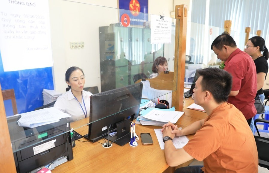 Hà Nội đưa công chức, viên chức từ sở, ngành về các xã, phường