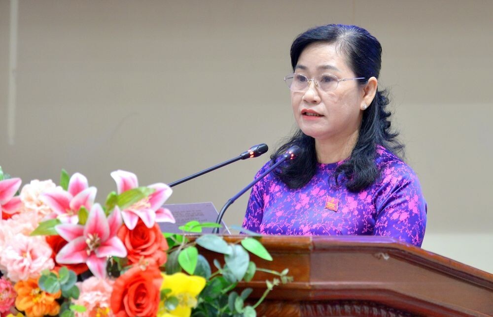 Phó Bí thư Tỉnh ủy, Chủ tịch HĐND tỉnh Châu Thị Mỹ Phương phát biểu bế mạc Kỳ họp. Phó Bí thư Tỉnh ủy, Chủ tịch HĐND tỉnh Châu Thị Mỹ Phương phát biểu bế mạc Kỳ họp.