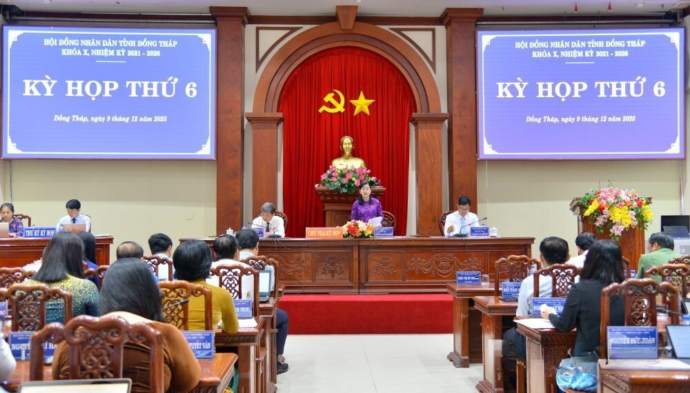 Đồng chí Châu Thị Mỹ Phương, Phó Bí thư Tỉnh ủy, Chủ tịch HĐND tỉnh Đồng Tháp điều hành thảo luận. Đồng chí Châu Thị Mỹ Phương, Phó Bí thư Tỉnh ủy, Chủ tịch HĐND tỉnh Đồng Tháp điều hành thảo luận.