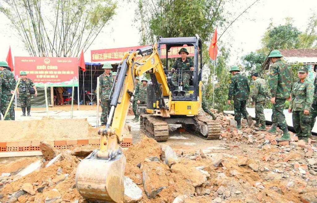 Quyết liệt hơn nữa triển khai “Chiến dịch Quang Trung” thần tốc xây dựng lại, sửa chữa nhà ở cho người dân