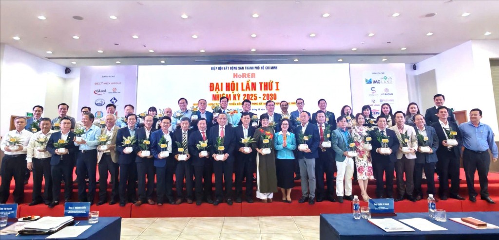 Ra mắt Ban Chấp hành Hiệp hội HoREA Ra mắt Ban Chấp hành Hiệp hội HoREA