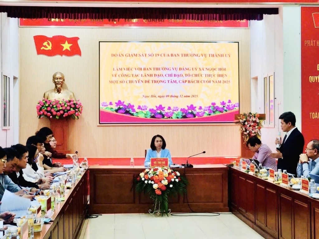 Quang cảnh buổi làm việc Quang cảnh buổi làm việc