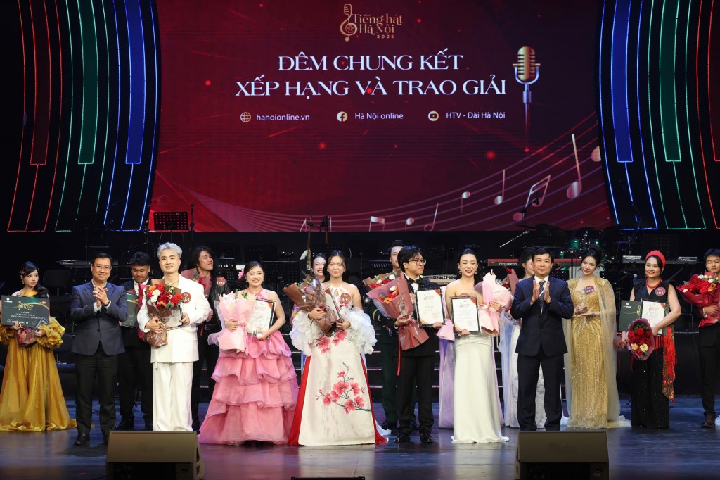 Các thí sinh đạt giải Nhì Các thí sinh đạt giải Nhì