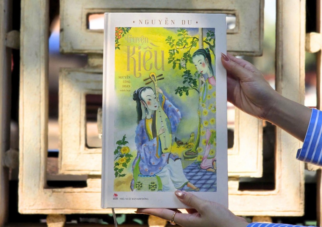 NXB Kim Đồng ra mắt ấn bản “Truyện Kiều” mới, tranh minh họa của hoạ sĩ Nguyễn Công Hoan NXB Kim Đồng ra mắt ấn bản “Truyện Kiều” mới, tranh minh họa của hoạ sĩ Nguyễn Công Hoan