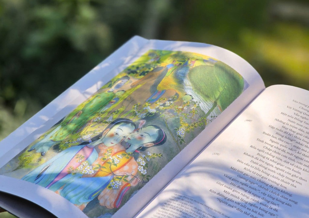 Ra mắt ấn bản “Truyện Kiều” kỉ niệm 260 năm ngày sinh Nguyễn Du Ra mắt ấn bản “Truyện Kiều” kỉ niệm 260 năm ngày sinh Nguyễn Du