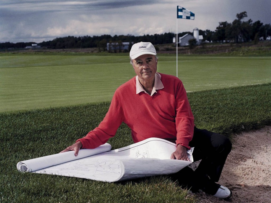 Huyền thoại Robert Trent Jones II nổi tiếng với triết lý đề cao sự hòa hợp giữa sân golf và cảnh quan tự nhiên 