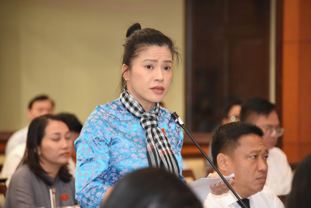 Đại biểu Đoàn Ngọc Như Tâm đặt câu hỏi chất vấn