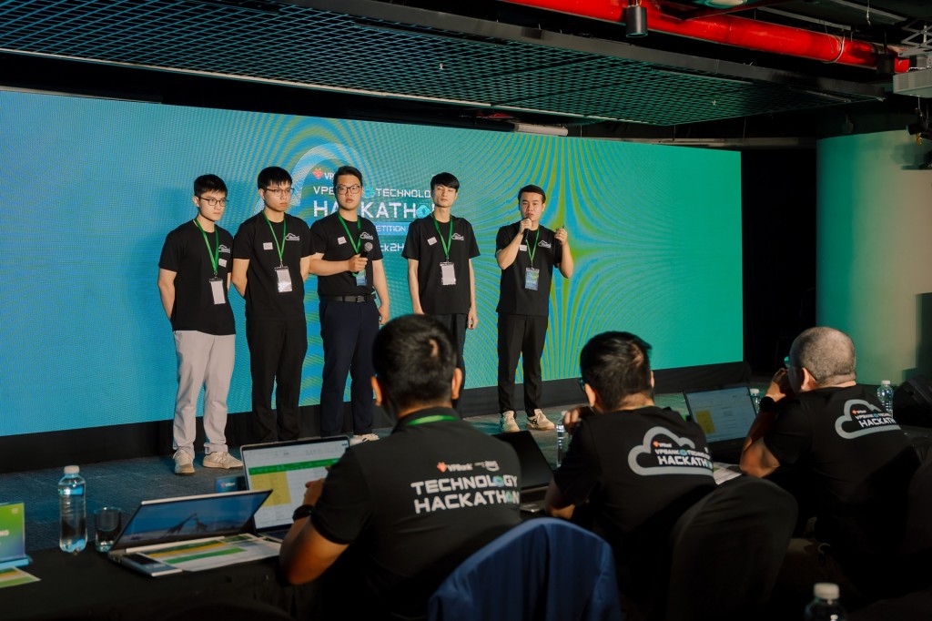 Bản lĩnh công nghệ tỏa sáng tại chung kết VPBank Technology Hackathon 2025 Bản lĩnh công nghệ tỏa sáng tại chung kết VPBank Technology Hackathon 2025