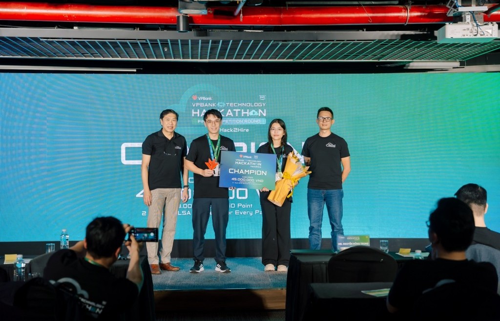 Bản lĩnh công nghệ tỏa sáng tại chung kết VPBank Technology Hackathon 2025
