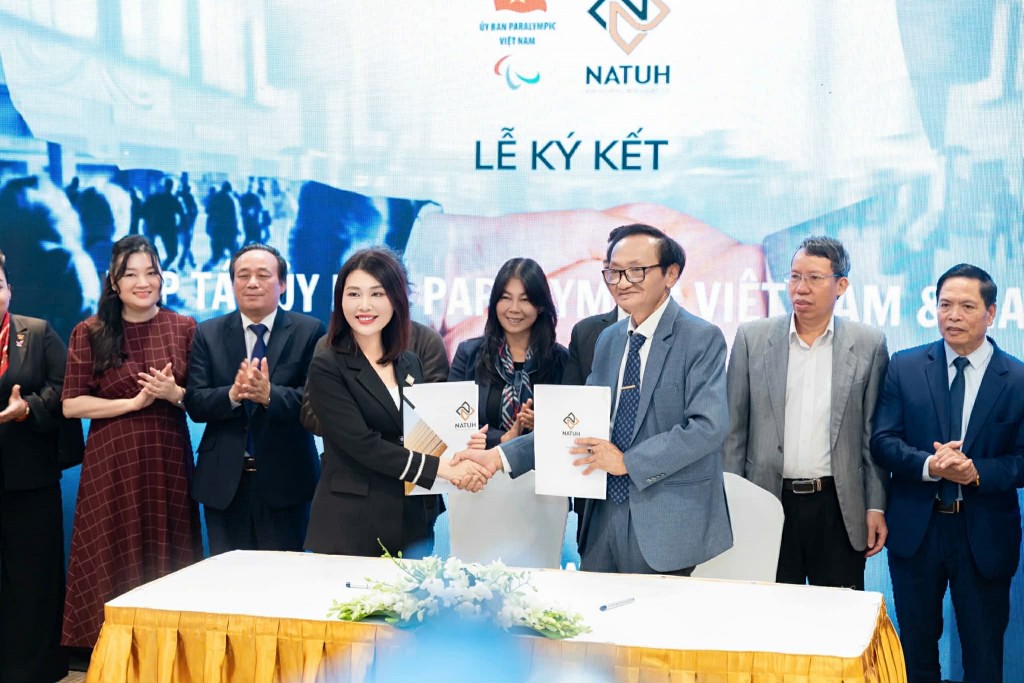 Các đơn vị kí kết hợp tác nhằm tổ chức các hoạt động ý nghĩa cho người khuyết tật Các đơn vị kí kết hợp tác nhằm tổ chức các hoạt động ý nghĩa cho người khuyết tật