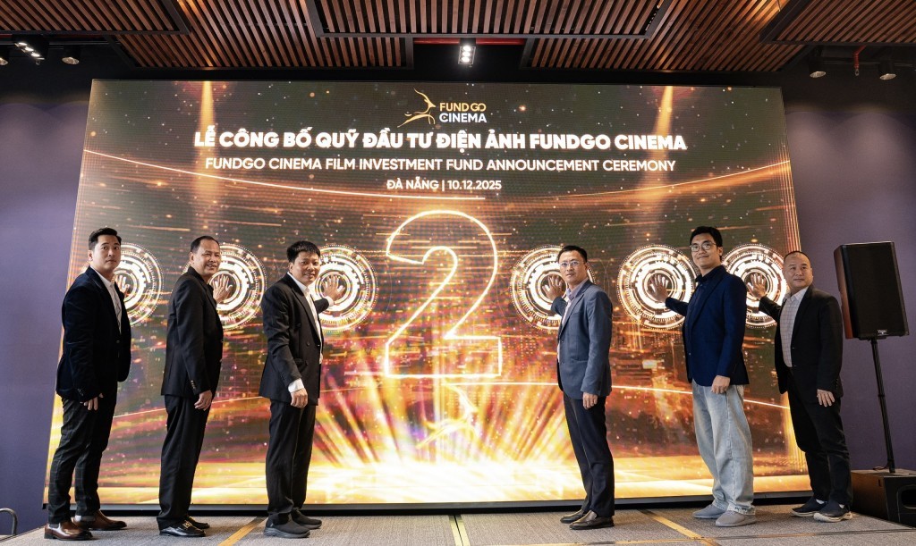 Các đại biểu thực hiện nghi thức công bố Quỹ đầu tư điện ảnh FUNDGO Cinema (Ảnh Đ.Minh)