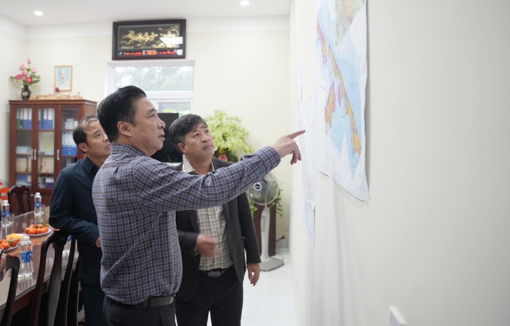 Lãnh đạo UBND TP Huế đánh giá tuyến đường bộ ven biển đang hình thành và cầu vượt cửa biển, Thuận An đang tạo nên trục du lịch dọc bờ biển của thành phố Lãnh đạo UBND TP Huế đánh giá tuyến đường bộ ven biển đang hình thành và cầu vượt cửa biển, Thuận An đang tạo nên trục du lịch dọc bờ biển của thành phố