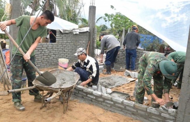 Đắk Lắk: Thần tốc xây dựng nhà cho người dân đón Tết