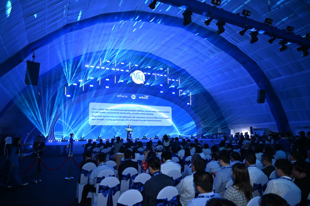 1. Toàn cảnh lễ khánh thành dây chuyền ép dầu đậu nành thứ 2 đưa VAL trở thành tổ hợp ép dầu đậu nành lớn nhất Đông Nam Á 1. Toàn cảnh lễ khánh thành dây chuyền ép dầu đậu nành thứ 2 đưa VAL trở thành tổ hợp ép dầu đậu nành lớn nhất Đông Nam Á