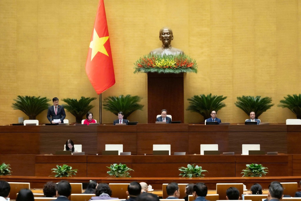 Quốc hội bật đèn xanh cơ chế đặc thù cho các dự án lớn Quốc hội bật đèn xanh cơ chế đặc thù cho các dự án lớn