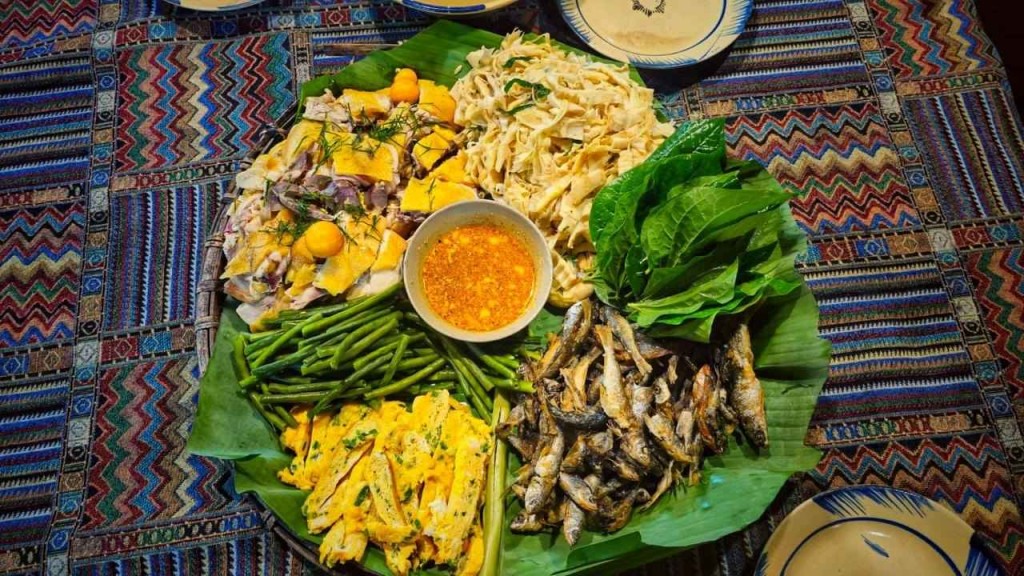 Món ăn đậm hương vị truyền thống được Chu Tiến Thanh chuẩn bị cho khách Món ăn đậm hương vị truyền thống được Chu Tiến Thanh chuẩn bị cho khách