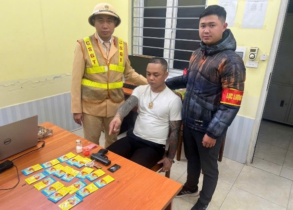 Đối tượng cùng tang vật bị Tổ công tác 141 phát hiện, bắt giữ Đối tượng cùng tang vật bị Tổ công tác 141 phát hiện, bắt giữ