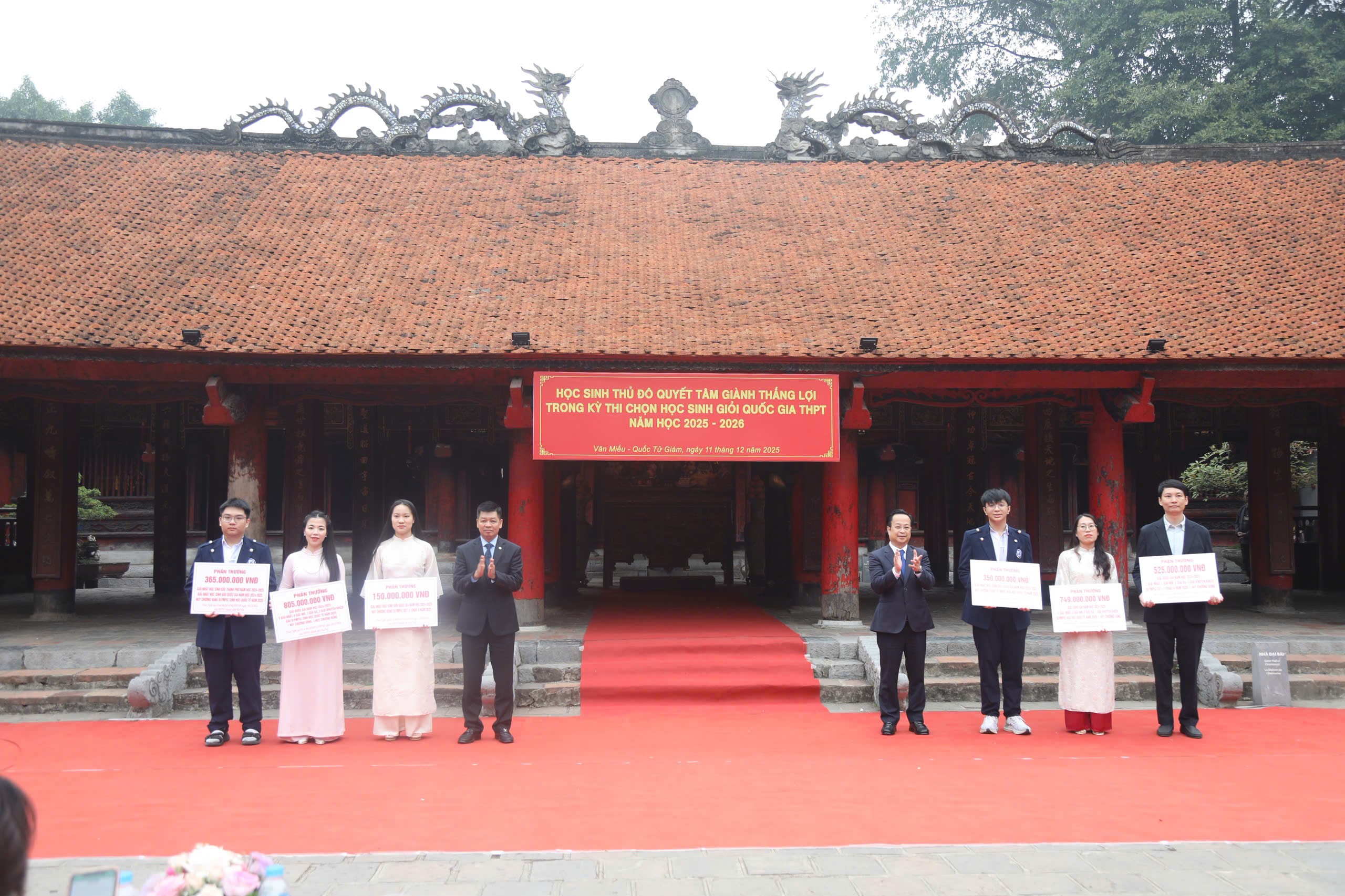 Gặp mặt đội tuyển học sinh giỏi Hà Nội dự thi quốc gia 2025 Gặp mặt đội tuyển học sinh giỏi Hà Nội dự thi quốc gia 2025