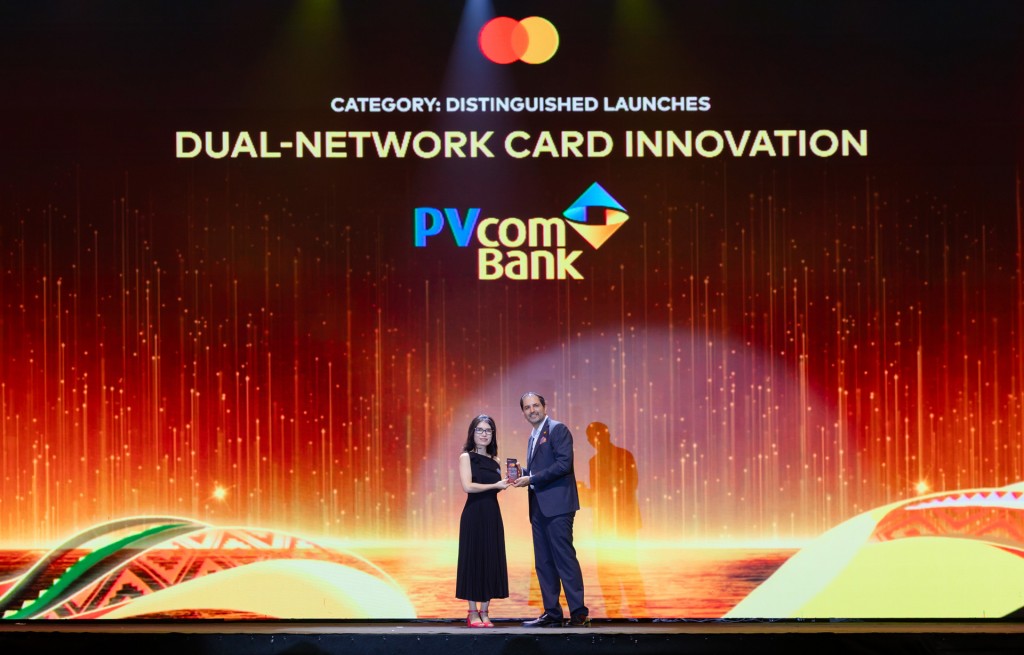 PVcomBank được vinh danh cho Giải thưởng Sáng Tạo Thẻ Công Nghệ Mạng Lưới Kép