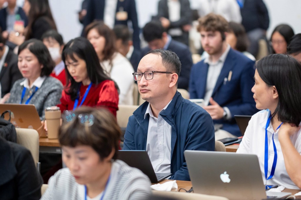 Tạo điều kiện thuận lợi nhất cho các cơ quan báo chí hoạt động Tạo điều kiện thuận lợi nhất cho các cơ quan báo chí hoạt động