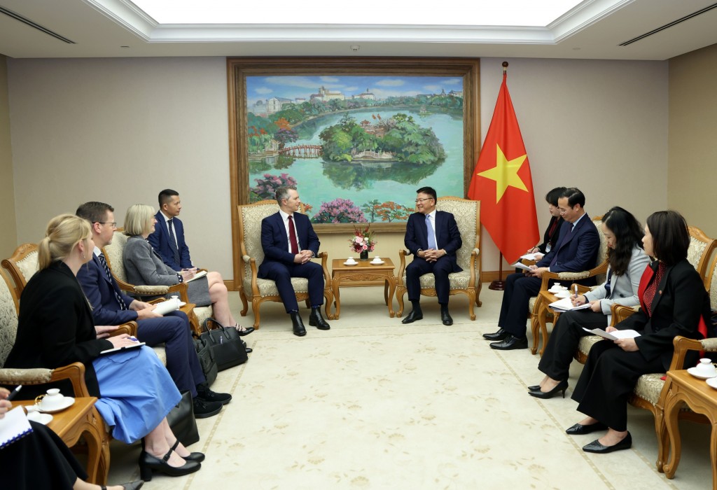 Phó Thủ tướng mong muốn phía Australia tiếp tục hỗ trợ đào tạo tiếng Anh nhằm giúp Việt Nam triển khai hiệu quả Đề án Khuyến khích các trường đại học Australia mở phân hiệu tại Việt Nam