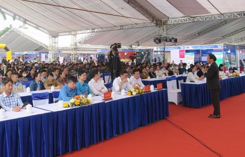 Tuyên truyền pháp luật về Luật Công đoàn 2024 cho người lao động