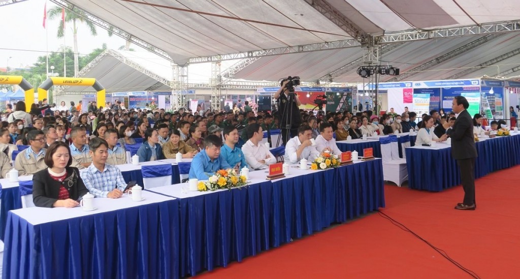 Tuyên truyền pháp luật về bảo hiểm xã hội và công đoàn cho người lao động Tuyên truyền pháp luật về bảo hiểm xã hội và công đoàn cho người lao động