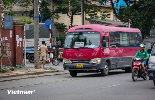 Xử phạt tài xế xe khách chở quá tải trọng thiết kế hơn 200% trên cao tốc