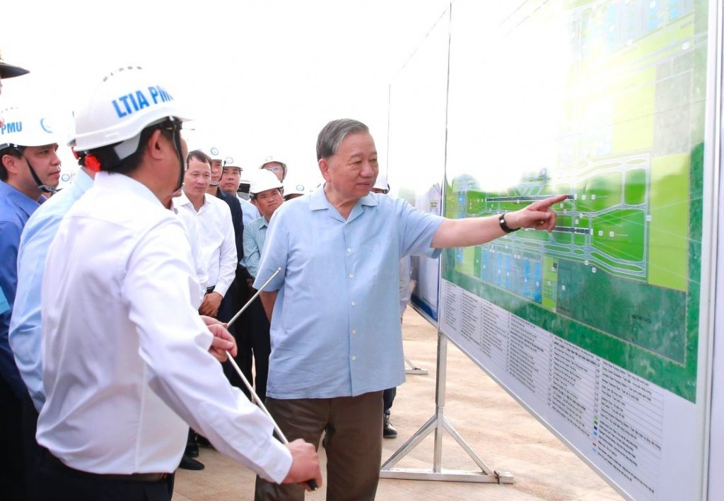 Tổng Bí thư Tô Lâm kiểm tra công trình Cảng hàng không quốc tế Long Thành