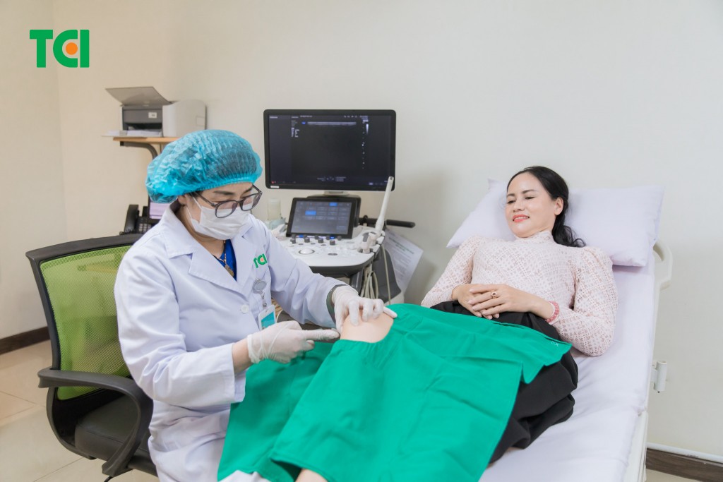 Tiêm collagen/HA là giải pháp vượt trội giúp bảo tồn và tái tạo sụn khớp hữu hiệu, ít xâm lấn (Ảnh: TCI). Tiêm collagen/HA là giải pháp vượt trội giúp bảo tồn và tái tạo sụn khớp hữu hiệu, ít xâm lấn (Ảnh: TCI).