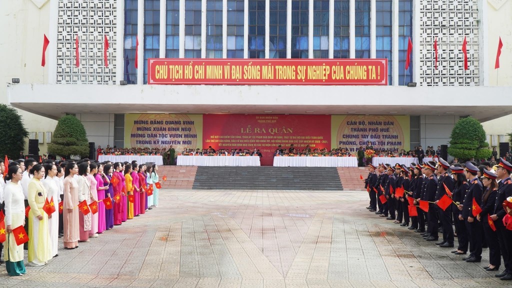 UBND thành phố Huế tổ chức Lễ ra quân mở đợt cao điểm tấn công, trấn áp tội phạm UBND thành phố Huế tổ chức Lễ ra quân mở đợt cao điểm tấn công, trấn áp tội phạm