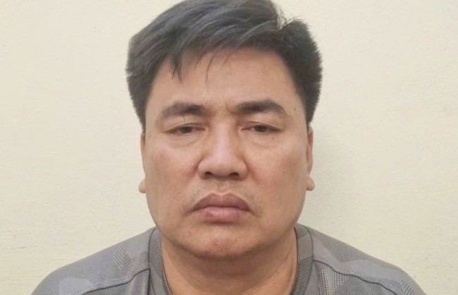 Đối tượng đẩy Cảnh sát giao thông vào đầu xe tải đối diện tội danh Giết người