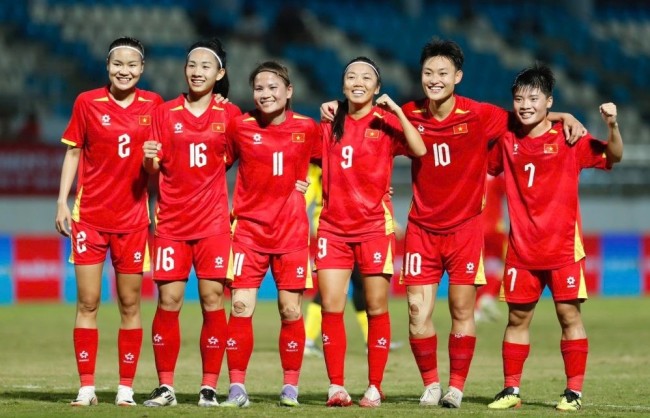 Thủ tướng gửi lời chúc mừng hai đội tuyển bóng đá Việt Nam tại SEA Games 33