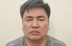 Đối tượng đẩy Cảnh sát giao thông vào đầu xe tải đối diện tội danh Giết người