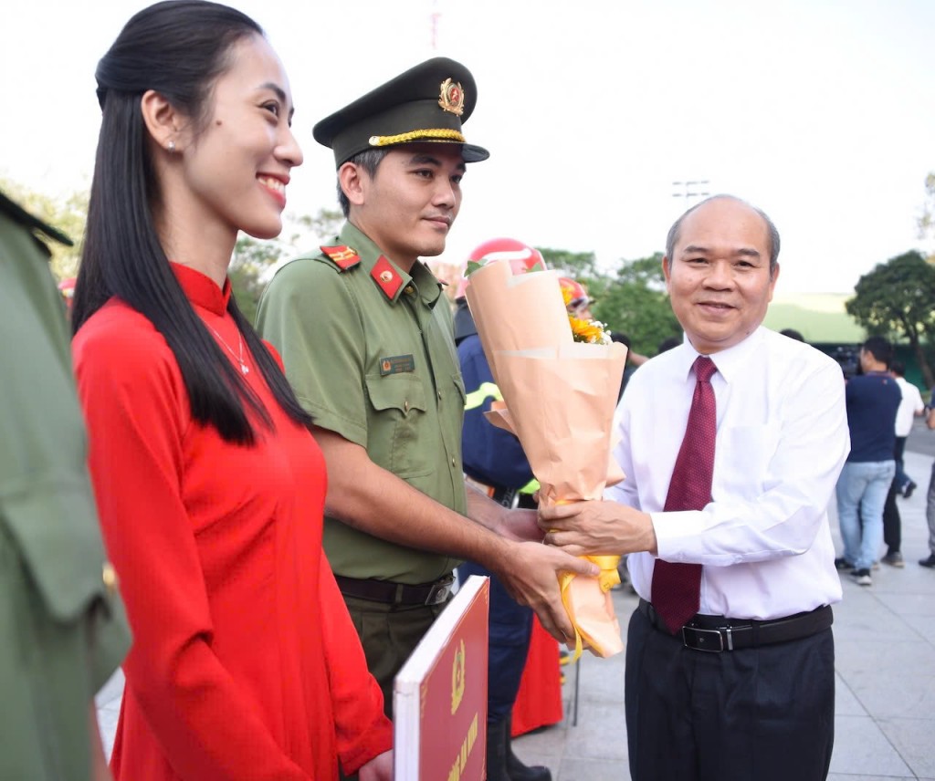Công an TP Hồ Chí Minh ra quân trấn áp tội phạm, đảm bảo an ninh trật tự Tết Bính Ngọ 2026 Công an TP Hồ Chí Minh ra quân trấn áp tội phạm, đảm bảo an ninh trật tự Tết Bính Ngọ 2026