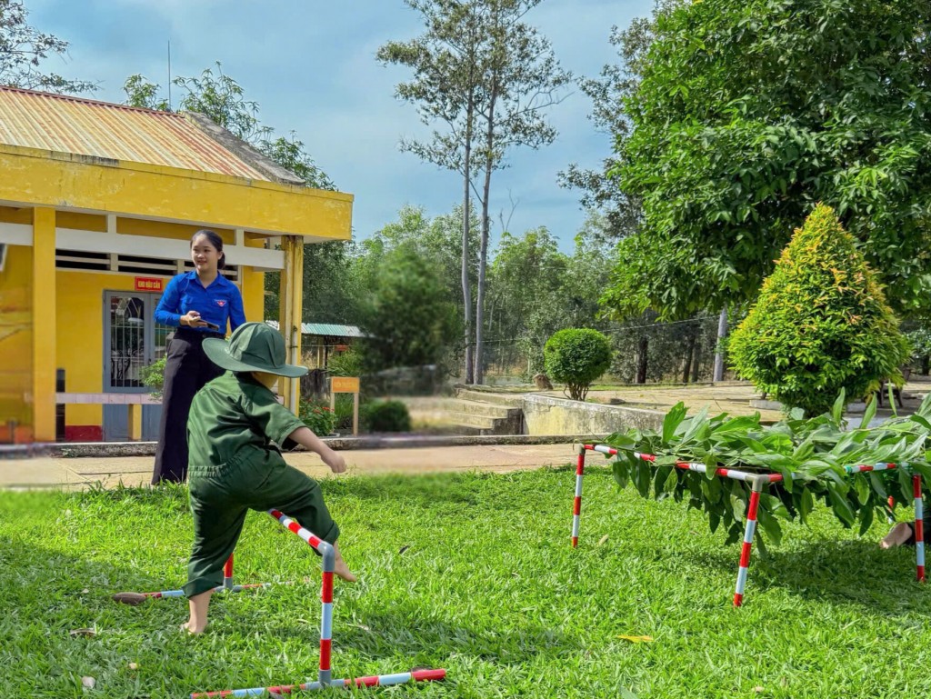 150 học sinh trải nghiệm làm chiến sĩ nhí tại xã Dầu Tiếng 150 học sinh trải nghiệm làm chiến sĩ nhí tại xã Dầu Tiếng