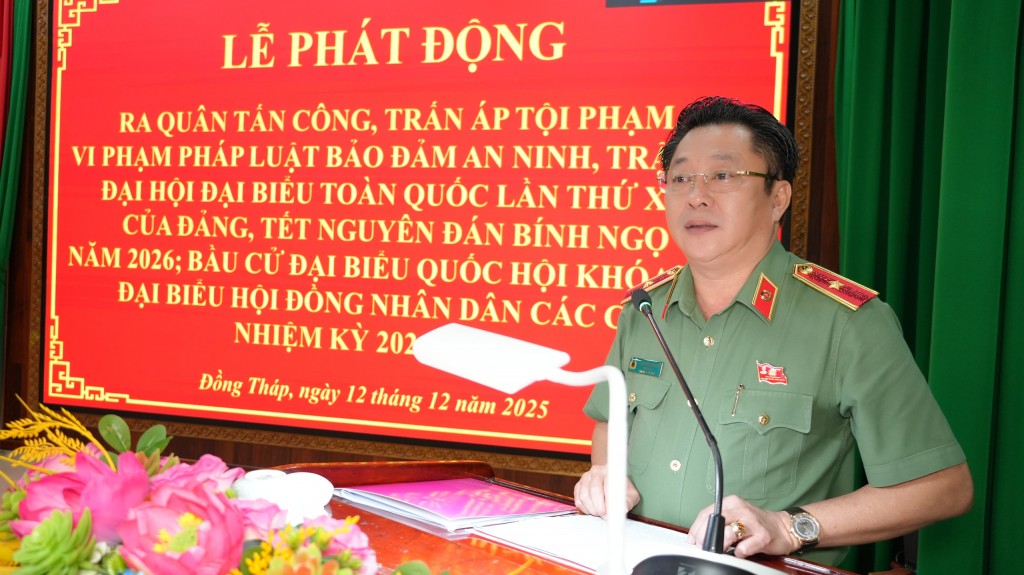 Giám đốc Công an tỉnh Đồng Tháp, Thiếu tướng Lâm Phước Nguyên, quán triệt quyết tâm thực hiện đợt cao điểm. Giám đốc Công an tỉnh Đồng Tháp, Thiếu tướng Lâm Phước Nguyên, quán triệt quyết tâm thực hiện đợt cao điểm.