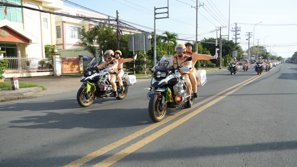 Lực lượng Công an tỉnh ra quân cao điểm tấn công, trấn áp tội phạm, bảo đảm an ninh, trật tự Lực lượng Công an tỉnh ra quân cao điểm tấn công, trấn áp tội phạm, bảo đảm an ninh, trật tự