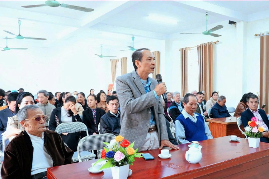 Cử tri xã Vân Đình kiến nghị tại chương trình tiếp xúc cử tri Cử tri xã Vân Đình kiến nghị tại chương trình tiếp xúc cử tri