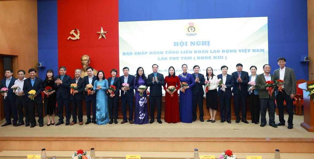 Đẩy mạnh chăm lo, nâng cao phúc lợi cho đoàn viên, người lao động Đẩy mạnh chăm lo, nâng cao phúc lợi cho đoàn viên, người lao động