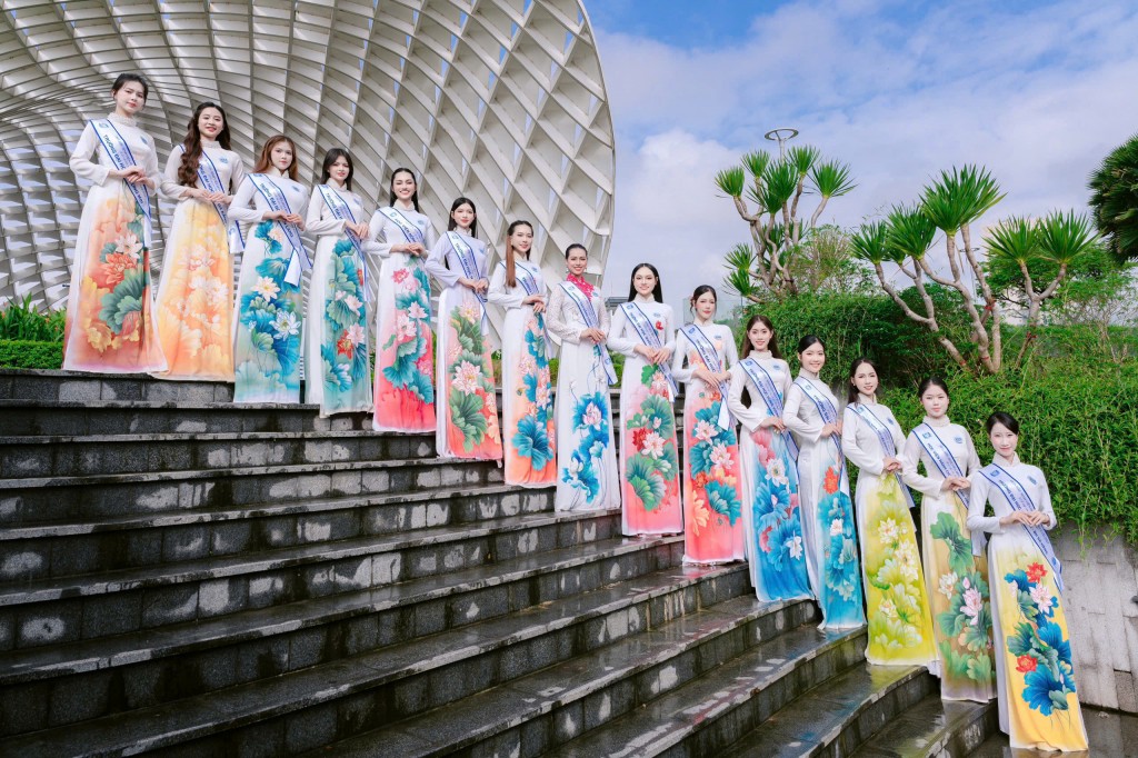 Đêm bán kết Hoa hậu Sinh viên Hòa bình Việt Nam 2025 diễn ra vào tối 15/12 tại nhà hát Trưng Vương Đêm bán kết Hoa hậu Sinh viên Hòa bình Việt Nam 2025 diễn ra vào tối 15/12 tại nhà hát Trưng Vương