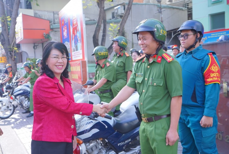 Công an phường Tân Sơn Hòa ra quân cao điểm trấn áp tội phạm