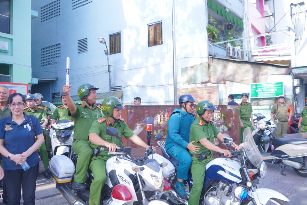 Công an phường Tân Sơn Hòa ra quân cao điểm trấn áp tội phạm Công an phường Tân Sơn Hòa ra quân cao điểm trấn áp tội phạm