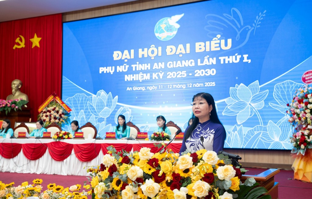 Phó Bí thư Tỉnh ủy, Trưởng đoàn đại biểu Quốc hội tỉnh, Chủ tịch Ủy ban MTTQ Việt Nam tỉnh An Giang Trần Thị Thanh Hương phát biểu chỉ đạo đại hội (ảnh: AGO)