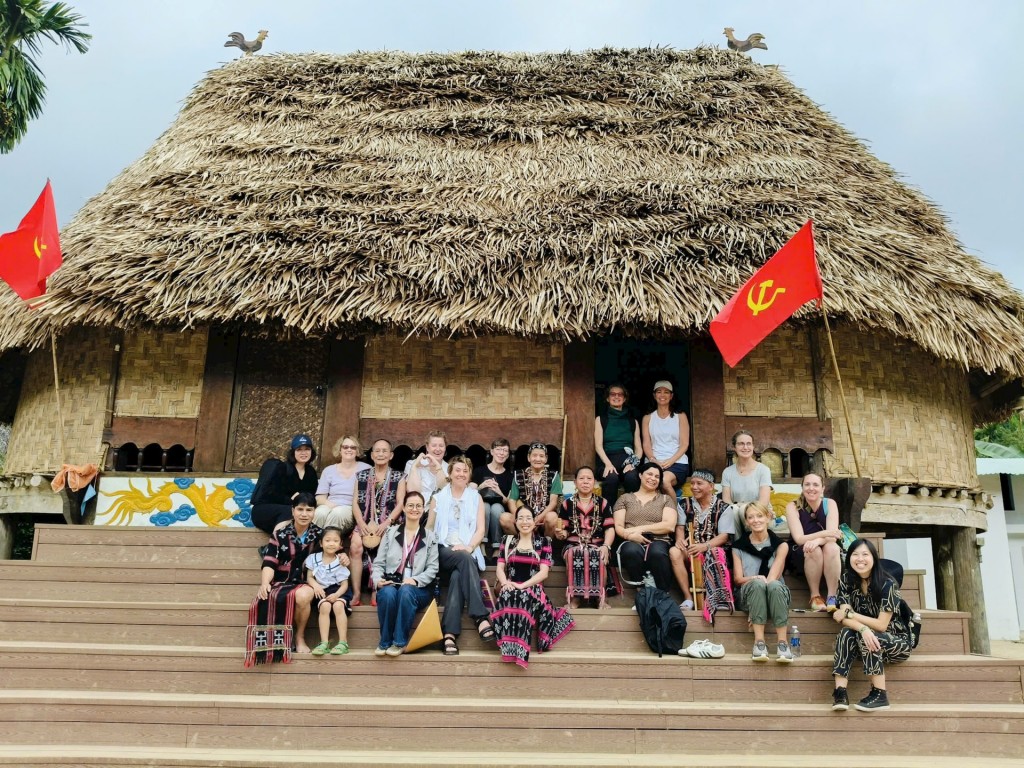 Làng du lịch cộng đồng Bhơhôồng vẫn giữ được nhiều nét văn hóa đặc sắc của người Cơ Tu Làng du lịch cộng đồng Bhơhôồng vẫn giữ được nhiều nét văn hóa đặc sắc của người Cơ Tu