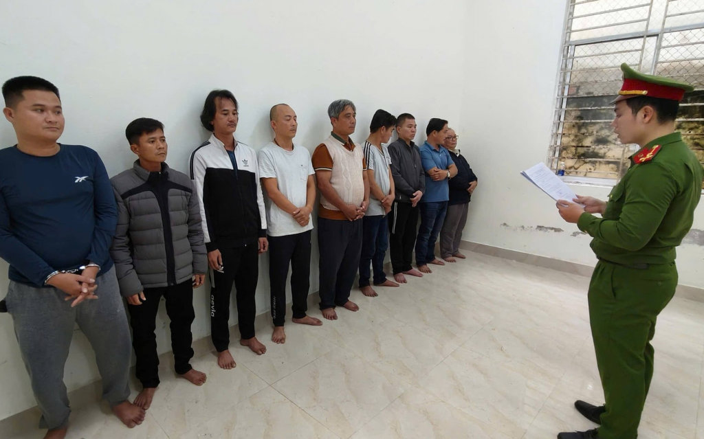 9 đối tượng trong đường dây bị khởi tố (Ảnh: C.A Đà Nẵng) 9 đối tượng trong đường dây bị khởi tố (Ảnh: C.A Đà Nẵng)