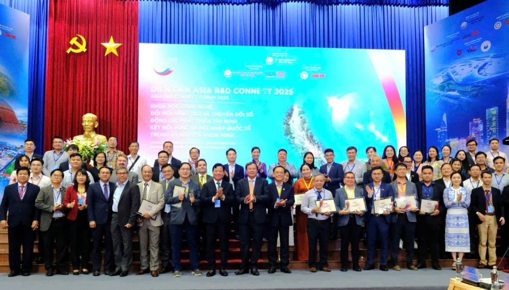 Tây Ninh tổ chức thành công diễn đàn KHCN ASIA R&D connect 2025 Tây Ninh tổ chức thành công diễn đàn KHCN ASIA R&D connect 2025